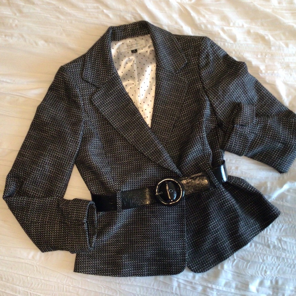 Ladies skirt suit, size 6